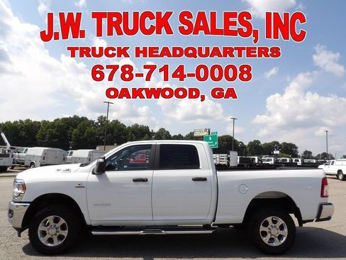 Used 2024 RAM 2500 Big Horn AWD/4WD image 2