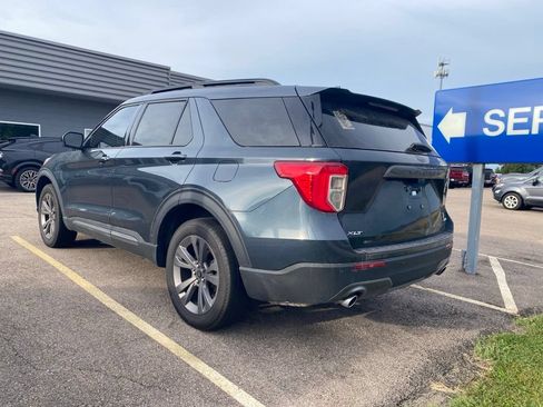 Used 2024 Ford Explorer XLT w/ Equipment Group 202A AWD/4WD image 9