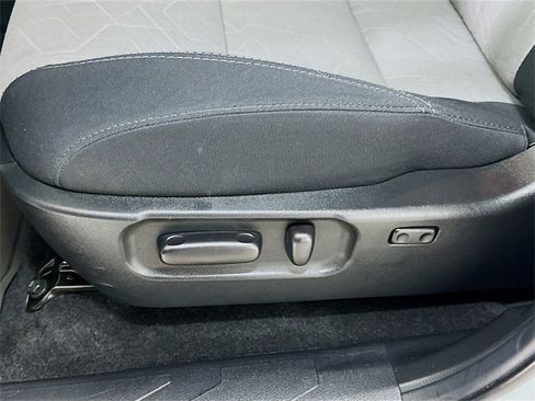 Used 2022 Toyota Tacoma TRD Off-Road image 17