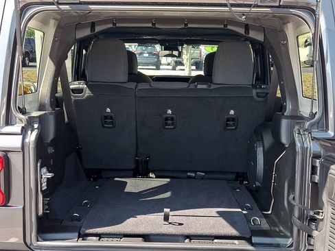 Used 2025 Jeep Wrangler Unlimited Sahara w/ Safety Group AWD/4WD image 29