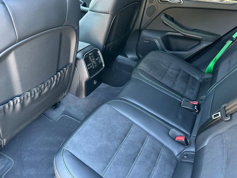 Used 2025 Porsche Macan GTS AWD/4WD image 15