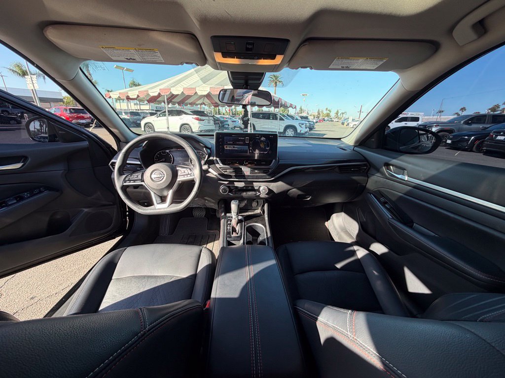 Used 2024 Nissan Altima 2.5 SR w/ SR Premium Package FWD image 11