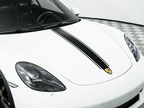 Used 2025 Porsche 718 Cayman RWD image 41