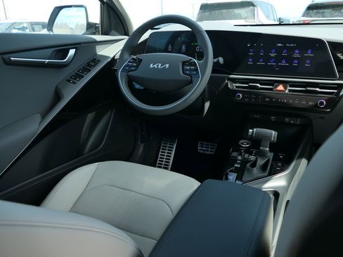 New 2025 Kia Niro EX Touring image 22