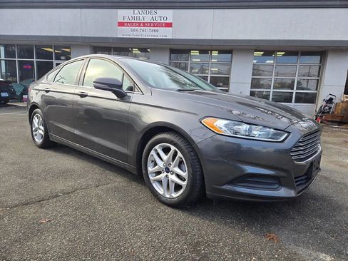 Used 2016 Ford Fusion SE image 29