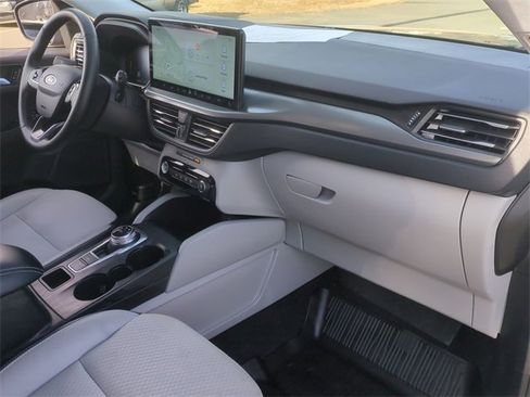 Used 2025 Ford Escape SE w/ Class II Trailer Tow Package image 35