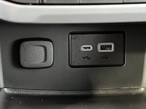 Used 2023 GMC Acadia SLE w/ LPO, Floor Liner Package image 29