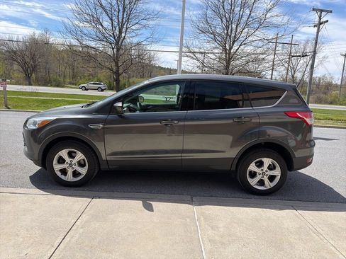 Used 2016 Ford Escape SE w/ SE Cold Weather Package AWD/4WD image 4