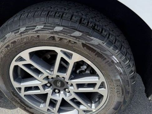 Used 2025 Ford Expedition Active image 10