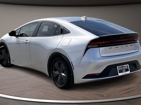 Used 2024 Toyota Prius LE image 11