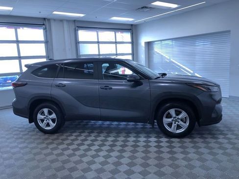 Certified 2024 Toyota Highlander LE image 37