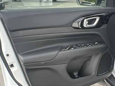 New 2026 Jeep Compass Limited image 12