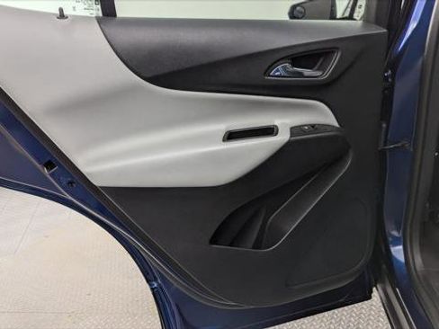 Used 2023 Chevrolet Equinox LS w/ LS Convenience Package image 16