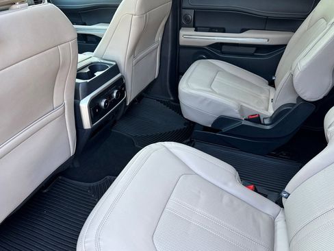 Used 2024 Ford Expedition Limited image 10