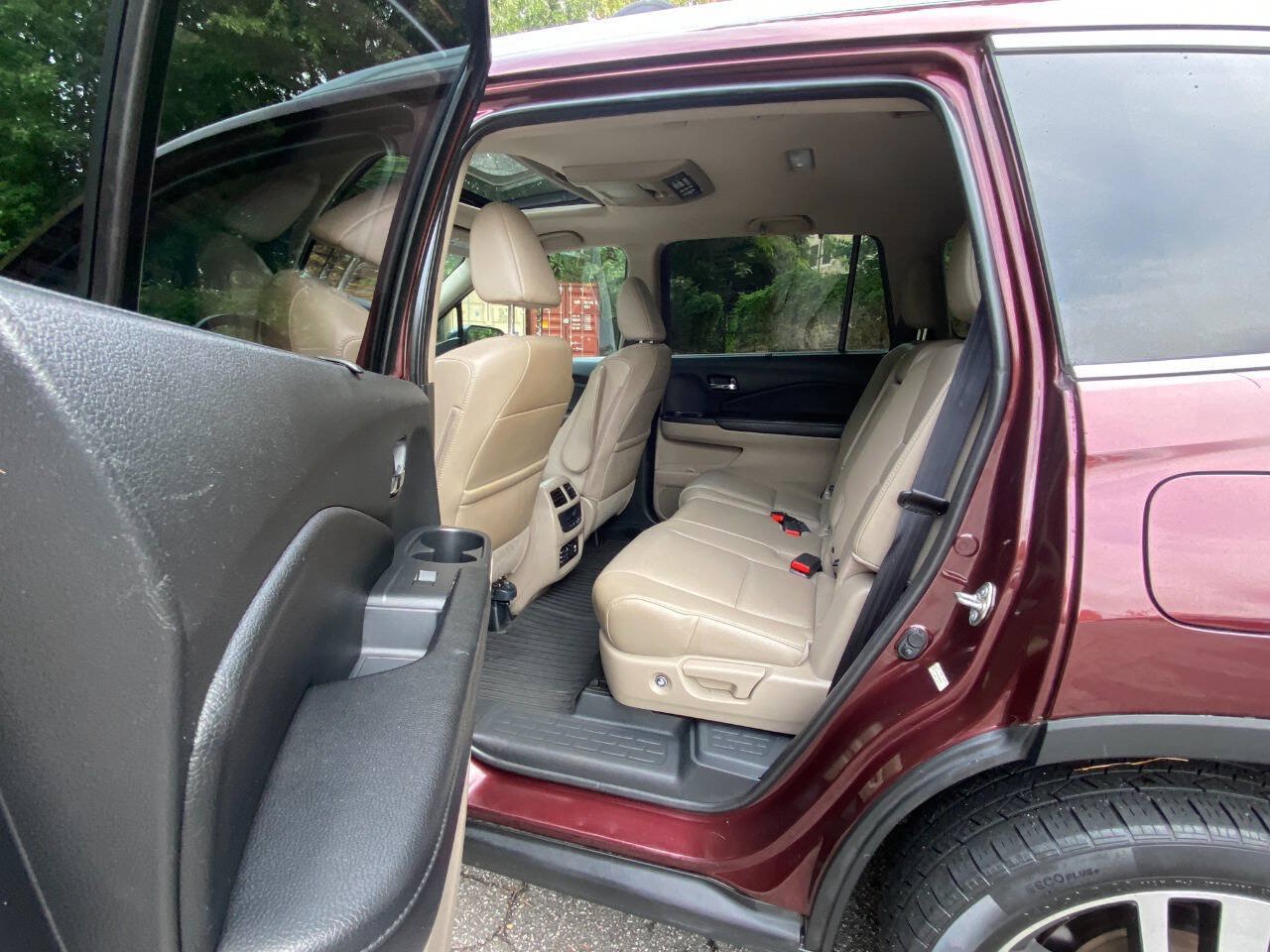 Used 2016 Honda Pilot Touring image 46