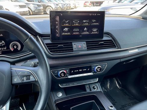 Used 2021 Audi Q5 2.0T Premium Plus w/ Premium Plus Package AWD/4WD image 6