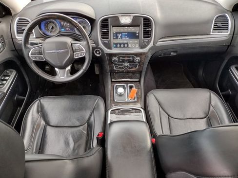 Used 2017 Chrysler 300 C w/ Safetytec Group II image 7