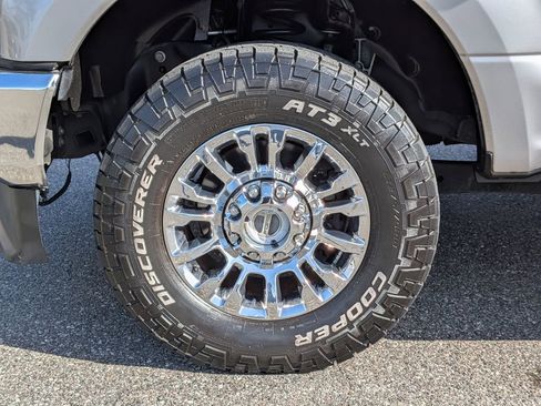 Used 2020 Ford F250 Lariat w/ Lariat Ultimate Package image 11