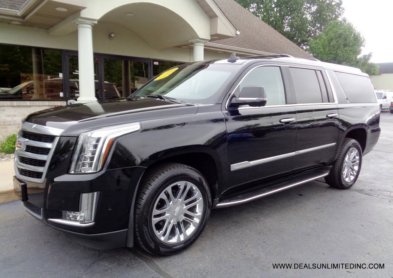 Used 2019 Cadillac Escalade ESV 4WD image 1