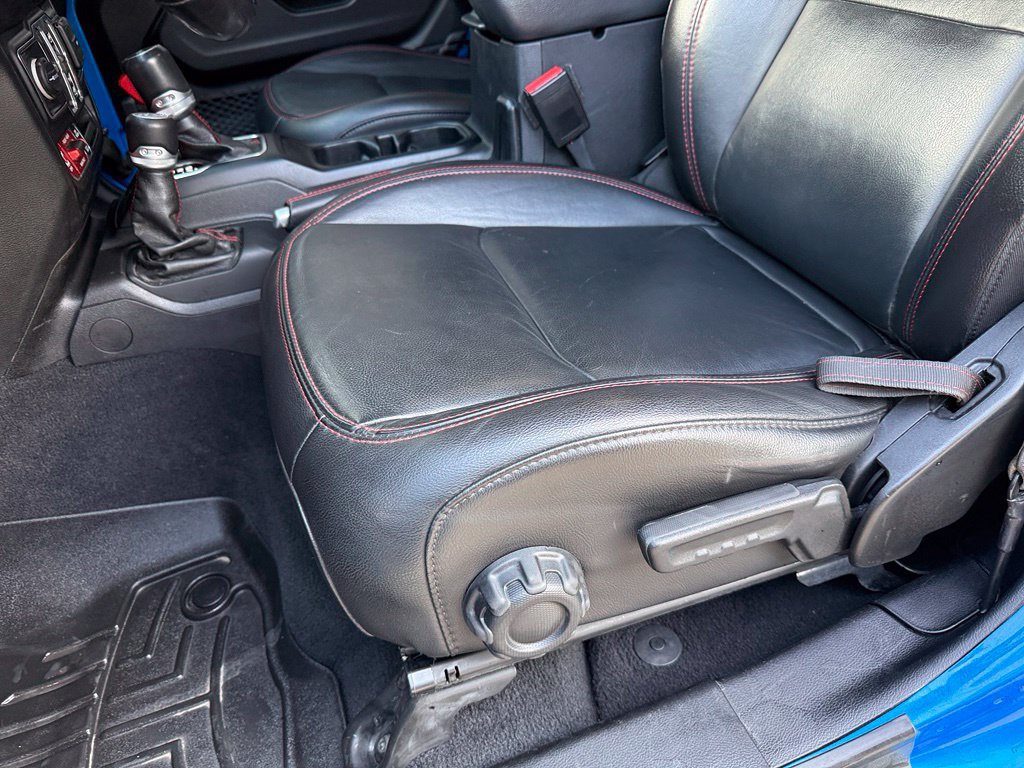 Used 2021 Jeep Wrangler Unlimited Rubicon AWD/4WD image 25