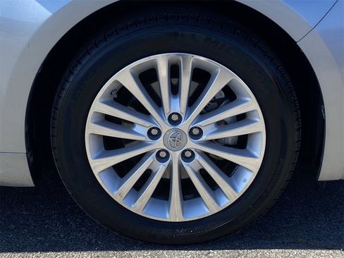 Used 2015 Toyota Avalon Limited image 7