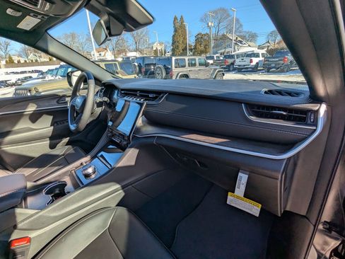 New 2025 Jeep Grand Cherokee L Limited image 26