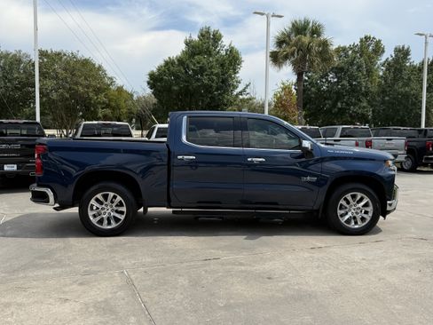 Used 2022 Chevrolet Silverado 1500 LTZ w/ LTZ Convenience Package II RWD image 3