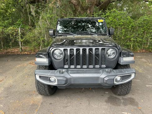 Used 2020 Jeep Gladiator Overland AWD/4WD image 3