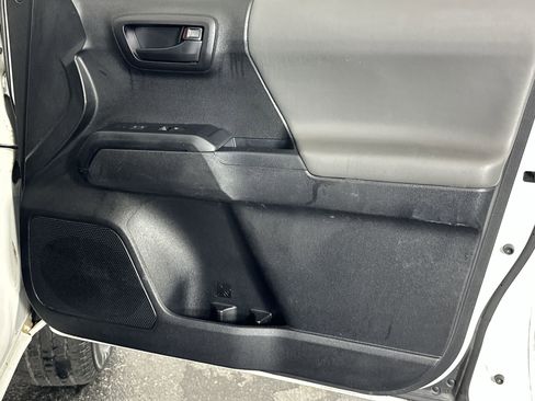 Used 2022 Toyota Tacoma 2WD Access Cab image 33