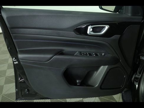 New 2026 Jeep Compass Latitude image 21