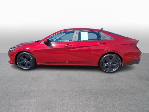 Used 2023 Hyundai Elantra SEL w/ Cargo Package FWD image 7