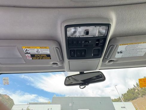 Used 2018 Toyota 4Runner SR5 Premium AWD/4WD image 28