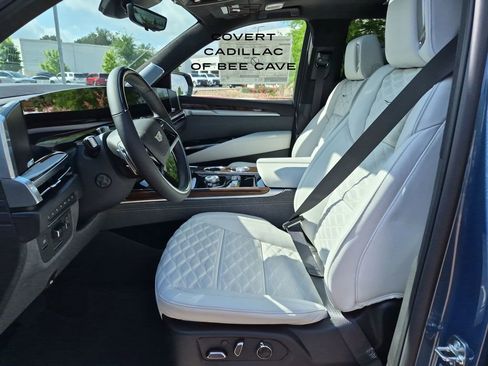 New 2026 Cadillac Escalade Platinum Sport w/ LPO, ONYX Package image 21