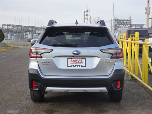 Used 2022 Subaru Outback Limited image 14