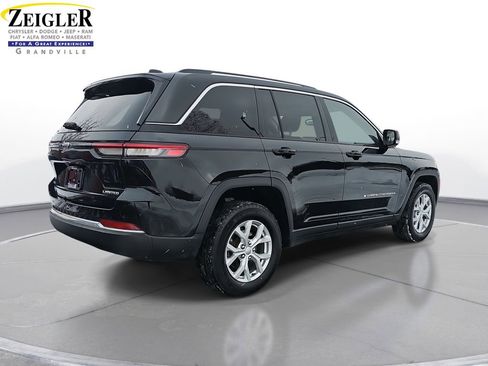 Used 2023 Jeep Grand Cherokee Limited image 5