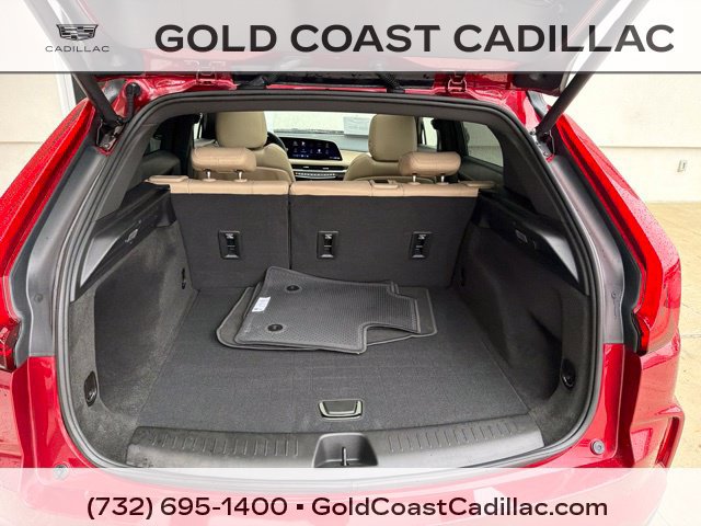 Used 2024 Cadillac XT4 Luxury w/ Cold Weather Package AWD/4WD image 11