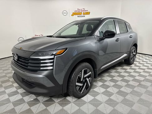 New 2026 Nissan Kicks SV image 1