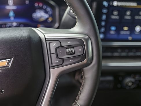 Used 2025 Chevrolet Silverado 2500 LTZ image 16