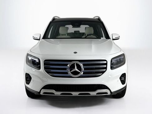 Used 2025 Mercedes-Benz GLB 250 image 8