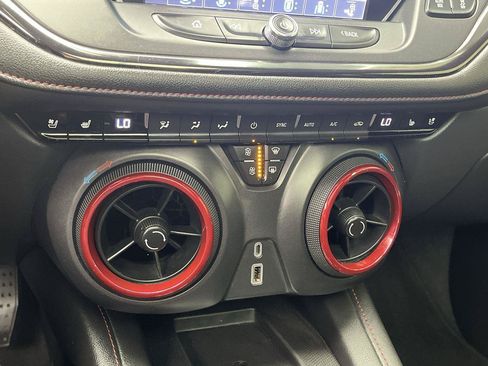 Used 2019 Chevrolet Blazer RS AWD/4WD image 23