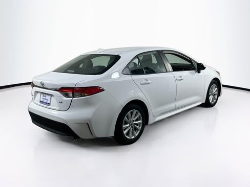 Used 2024 Toyota Corolla LE FWD image 5