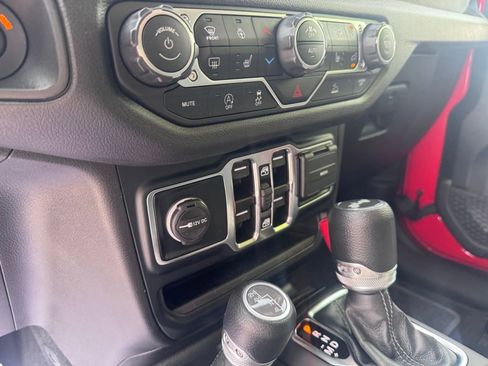 Used 2024 Jeep Wrangler Unlimited Sport AWD/4WD image 20