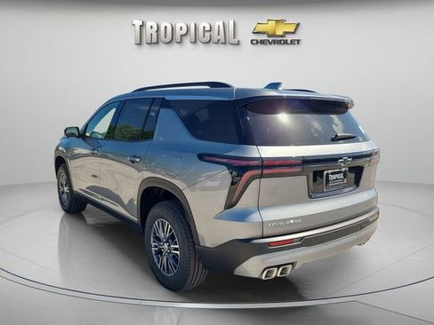 New 2026 Chevrolet Traverse LT image 2