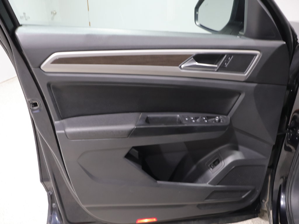 Used 2018 Volkswagen Atlas SEL AWD/4WD image 12