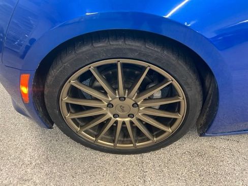 Used 2017 Chevrolet Camaro LT RWD image 9