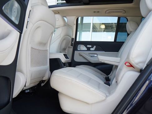 Used 2022 Mercedes-Benz GLS 450 4MATIC image 32