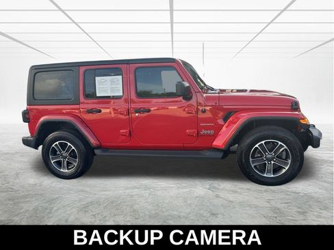 Used 2023 Jeep Wrangler Unlimited Sahara AWD/4WD image 4