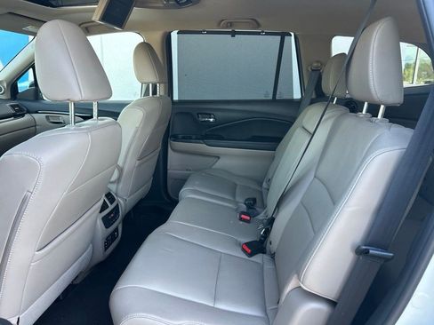 Used 2017 Honda Pilot Touring image 10