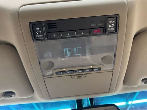 Used 2010 Lexus LX 570 4WD image 35