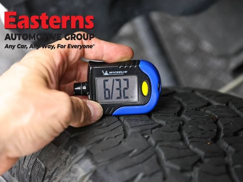 Used 2024 Toyota Tacoma TRD Off-Road AWD/4WD image 28